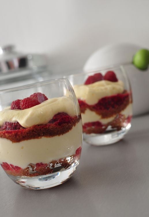 Verrines des amoureux au Nutella et aux framboises